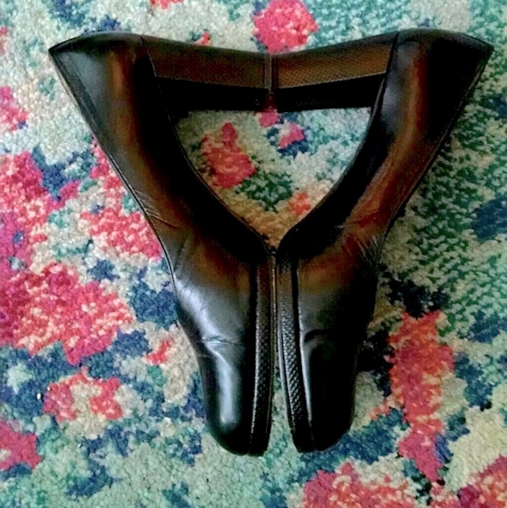 Stuart Weitzman Traditional Black Leather Block Heels Rounded Toe Pumps Size 8.5